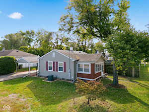 41 N Cherry St Columbus, IN 47201