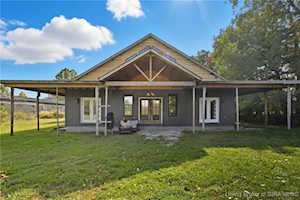 1523 Omega Ct Scottsburg, IN 47170