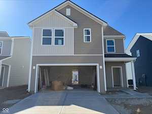 1981 Stella Rock Ct Columbus, IN 47201