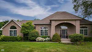 8660 W 300  S Columbus, IN 47201