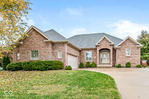 3231 Overlook Ct Columbus, IN 47203