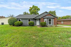 1707 National Ave Jeffersonville, IN 47130