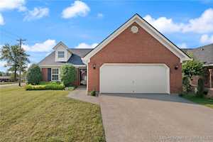 102 Crown Ct New Albany, IN 47150