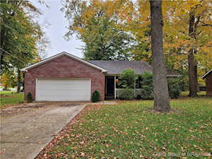 811 Beechwood Dr Sellersburg, IN 47172