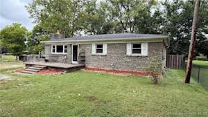 2623 Coopers Ln Jeffersonville, IN 47172