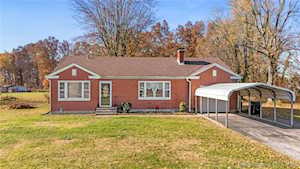 2705 Lanier Dr Madison, IN 47250