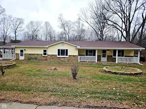 9378 Green Rd Trafalgar, IN 46181