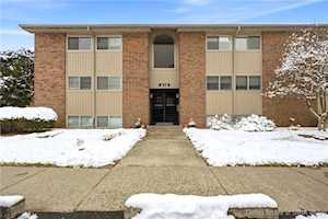 5 Lakeshore Dr Clarksville, IN 47129