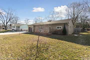 305 W Grand Ave in Mt. Pleasant, MI Photo 4