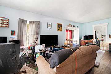 1015 Pearl St in Dewitt Twp, MI Photo 4