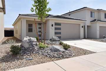 363 S Deep Creek DR Washington, UT 84780 home for sale, MLS#25-260139 - Erika Rogers Photo 3