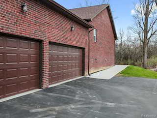 6750 Sunset Dr in Salem Twp, MI Photo 2