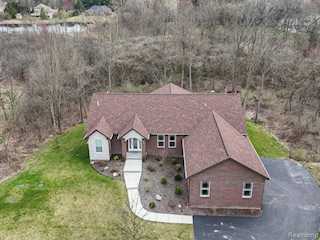 6750 Sunset Dr in Salem Twp, MI Photo 3