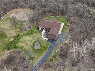 6750 Sunset Dr in Salem Twp, MI Photo 4