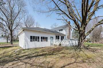 5185 Lobdell Rd in Tyrone Twp, MI Photo 3