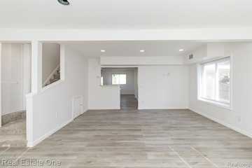 3420 Fairmont Rd in Royal Oak, MI Photo 5