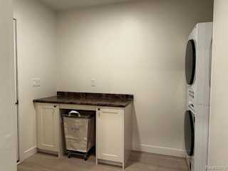 1449 Benvenue St in Sylvan Lake, MI Photo 5