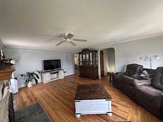 610 S Macomb St in Manchester Vlg, MI Photo 3