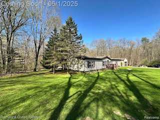 6565 W Coon Lake Rd in Iosco Twp, MI Photo 5