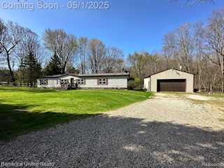 6565 W Coon Lake Rd in Iosco Twp, MI Photo 3