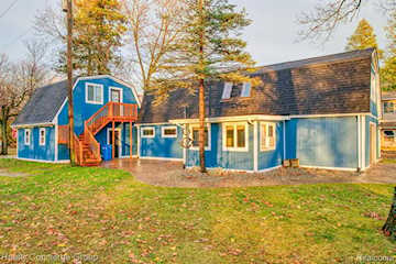 771 Hurley Dr in Marion Twp, MI Photo 3