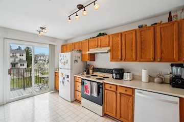 1870 Lindsay Ln in Ann Arbor, MI Photo 4