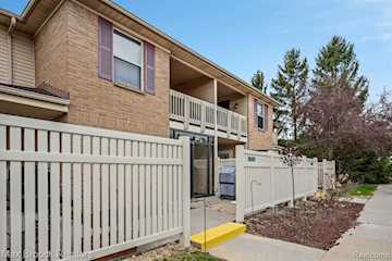 61161 Greenwood Dr in South Lyon, MI Photo 4