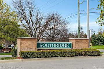 61161 Greenwood Dr in South Lyon, MI Photo 2