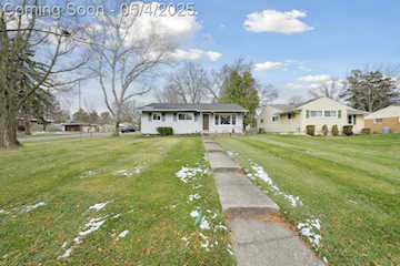 2996 Lakeview Dr in Ann Arbor, MI Photo 2