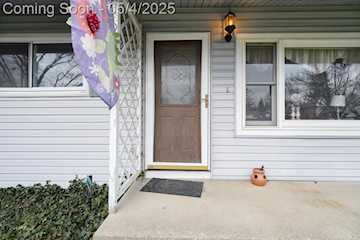 2996 Lakeview Dr in Ann Arbor, MI Photo 4