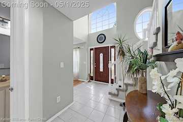 2397 Cedar Knoll Dr in Troy, MI Photo 4