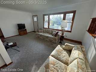 84 Lyford Rd in Waterford Twp, MI Photo 5