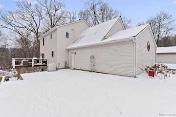 2008 Laurel Oak Dr in Oceola Twp, MI Photo 5