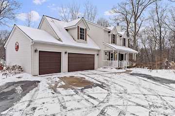 2008 Laurel Oak Dr in Oceola Twp, MI Photo 2