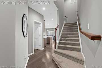 43393 Chancellor Ln in Novi, MI Photo 4