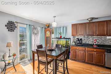 5184 Denwood St in Waterford Twp, MI Photo 5