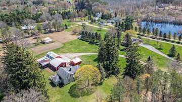 1652 Weaver Rd in Milford Twp, MI Photo 5