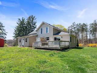 1652 Weaver Rd in Milford Twp, MI Photo 2