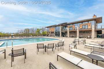 2715 S Spurway Dr in Ann Arbor, MI Photo 2