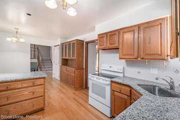 5797 Patterson Dr in Troy, MI Photo 5