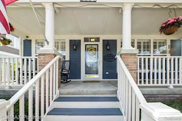 1728 Town Commons Dr in Howell, MI Photo 3