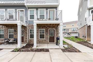 587 Anne Ave in Brighton, MI Photo 2