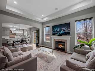 981 Corbin Rd in Rochester Hills, MI Photo 3