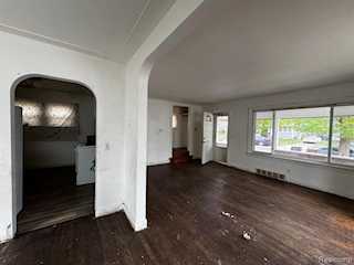 1411 N High St in Lansing, MI Photo 2