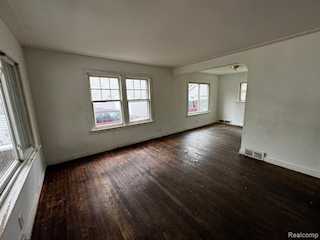 1411 N High St in Lansing, MI Photo 4