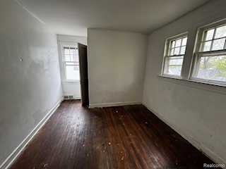 1411 N High St in Lansing, MI Photo 5