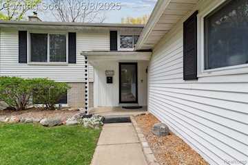533 Langfield St in Northville, MI Photo 3
