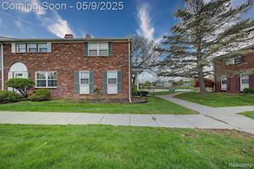 19824 Irongate in Northville Twp, MI Photo 4