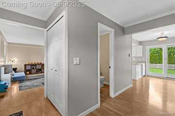 21950 Greentree Ln in Novi, MI Photo 4