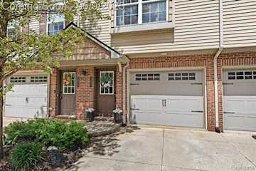 1621 Red Hickory in Howell Twp, MI Photo 2